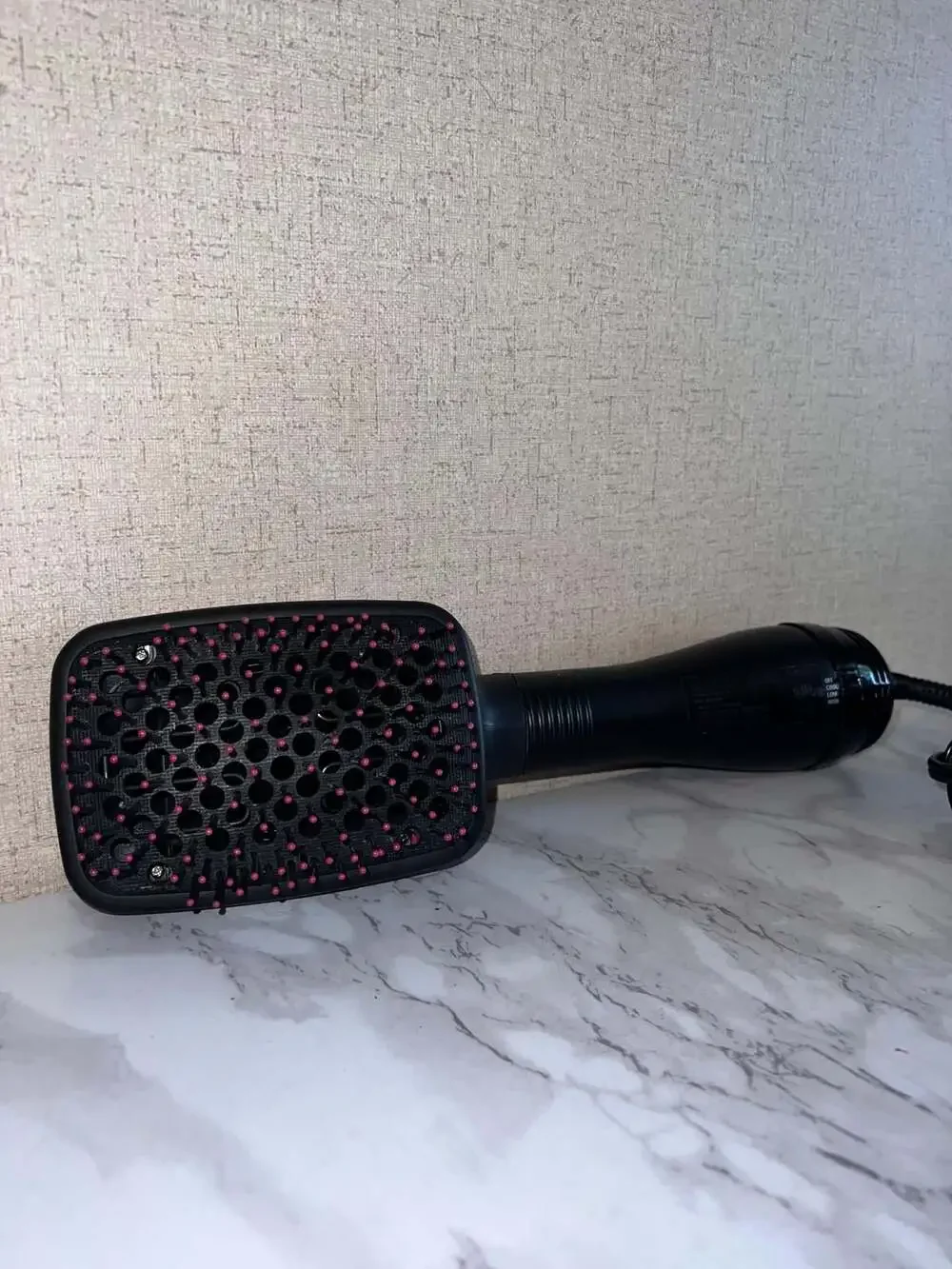REVLON One-Step Hair Dryer and Styler Model RVDR5212